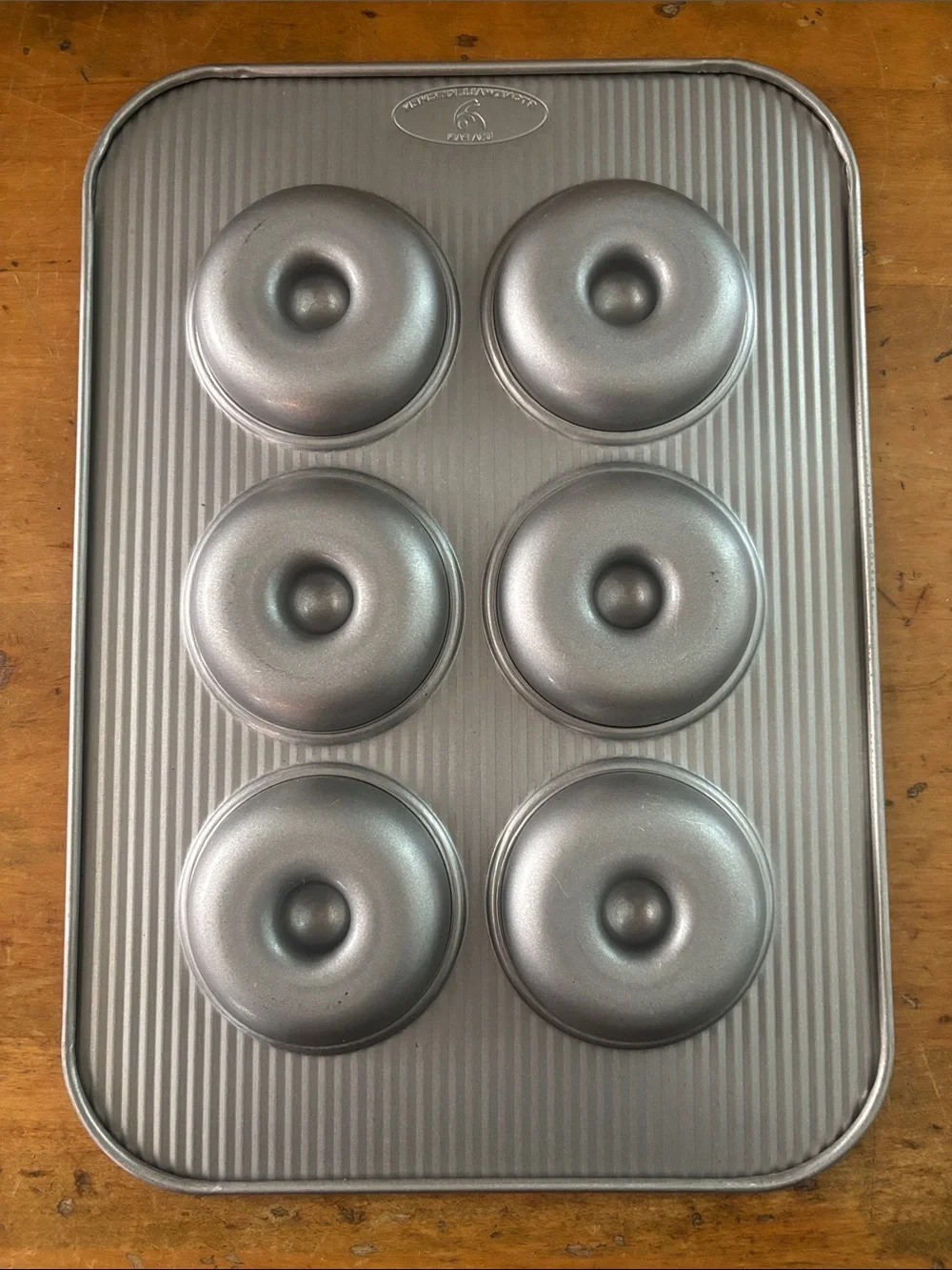 Stonewall Kitchen USA Pan 6 well donut mold